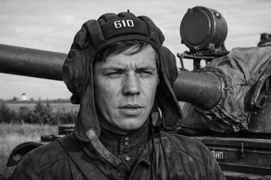 Праздник 23 февраля: концерт «От героев былых времен» на Первом канале